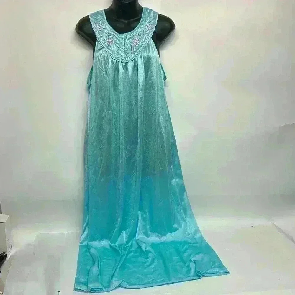 Secret treasures light blue 1980s nightgown size small